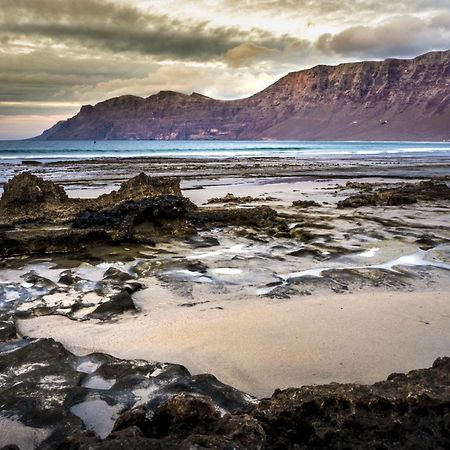 Famara Surf Lägenhet Exteriör bild